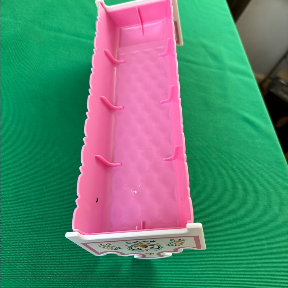 Disney Frozen 2 Ultimate Arendelle Castle Anna's Bed Pink White Headboard HTF - Picture 4 of 6